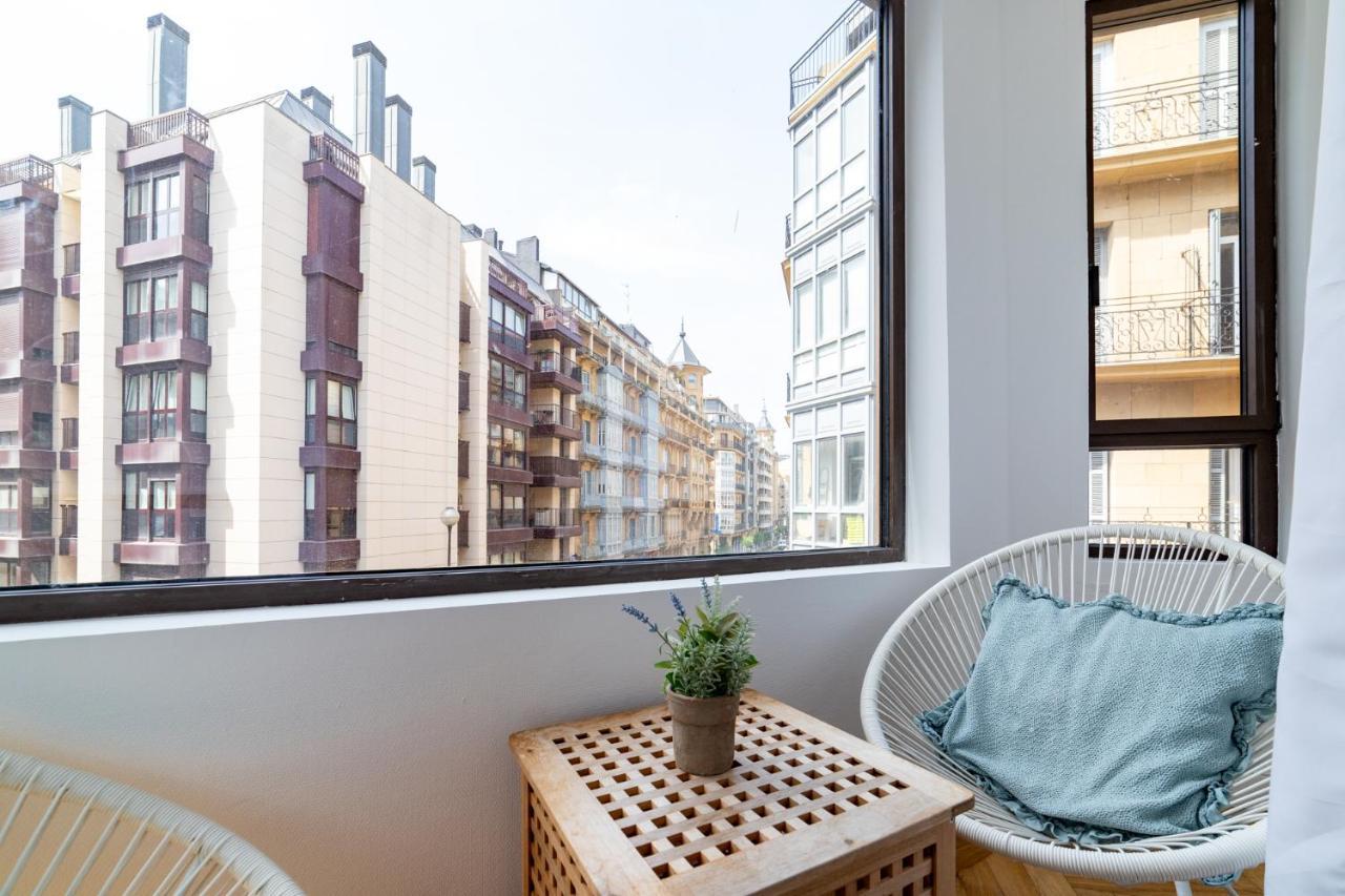 La Concha Cozy Balcony Apartment By Cisan Rentals San Sebastián Exterior photo