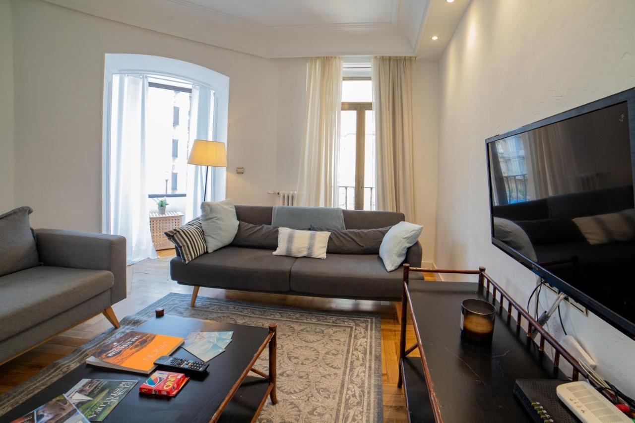 La Concha Cozy Balcony Apartment By Cisan Rentals San Sebastián Exterior photo