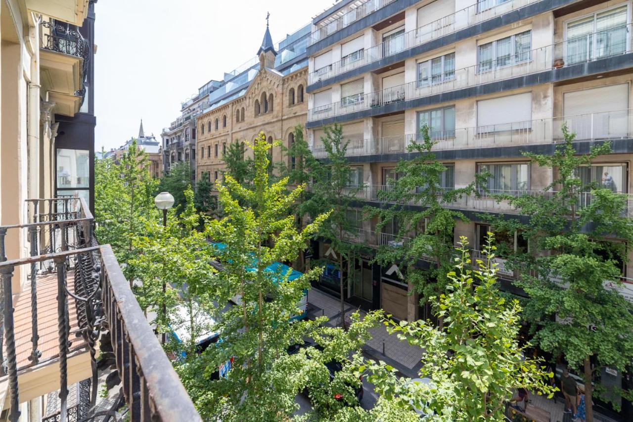 La Concha Cozy Balcony Apartment By Cisan Rentals San Sebastián Exterior photo