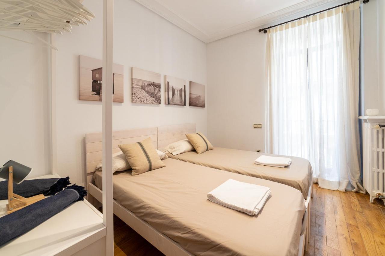 La Concha Cozy Balcony Apartment By Cisan Rentals San Sebastián Exterior photo